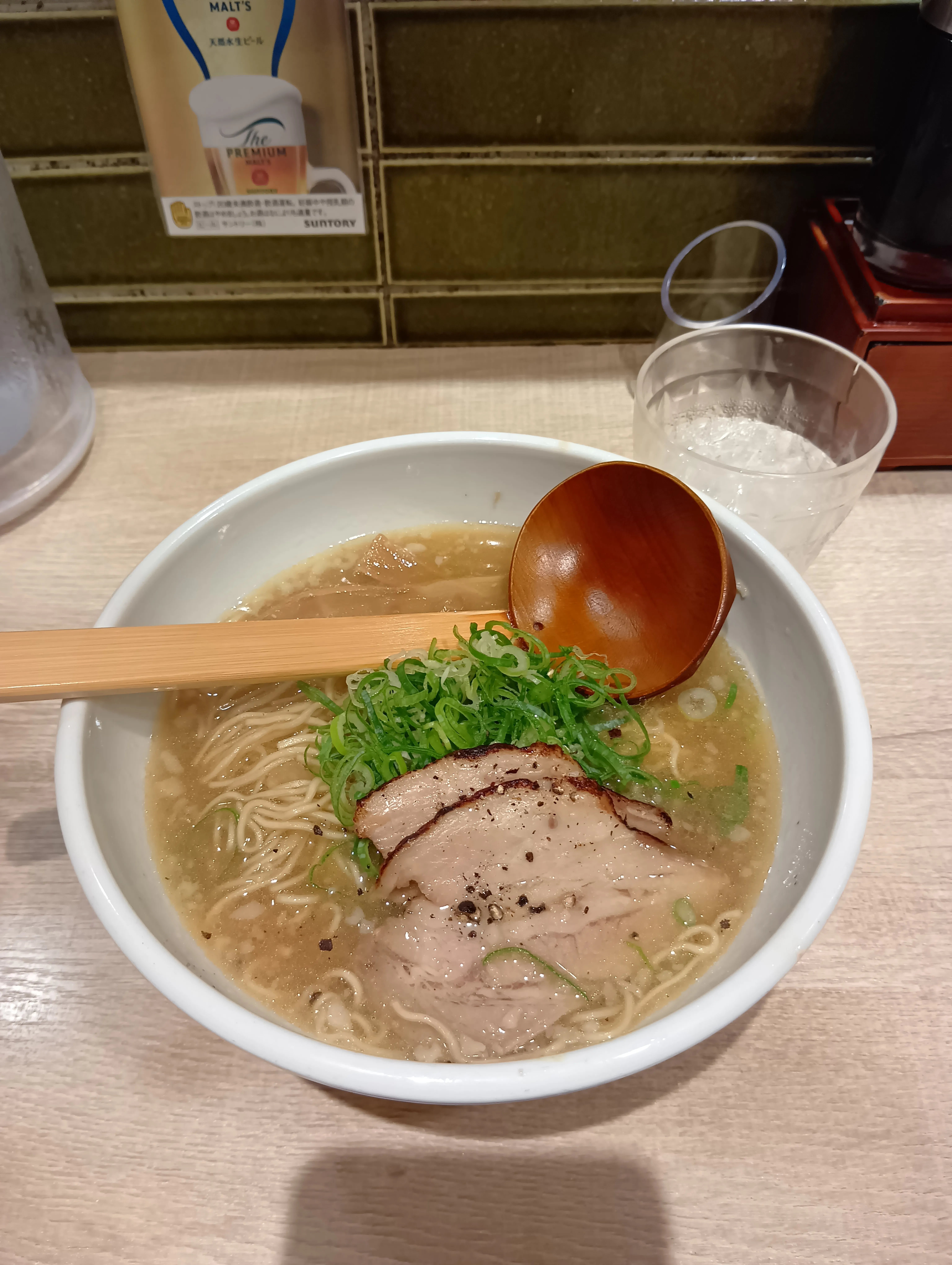 よってこや 新宿南口店 写真2