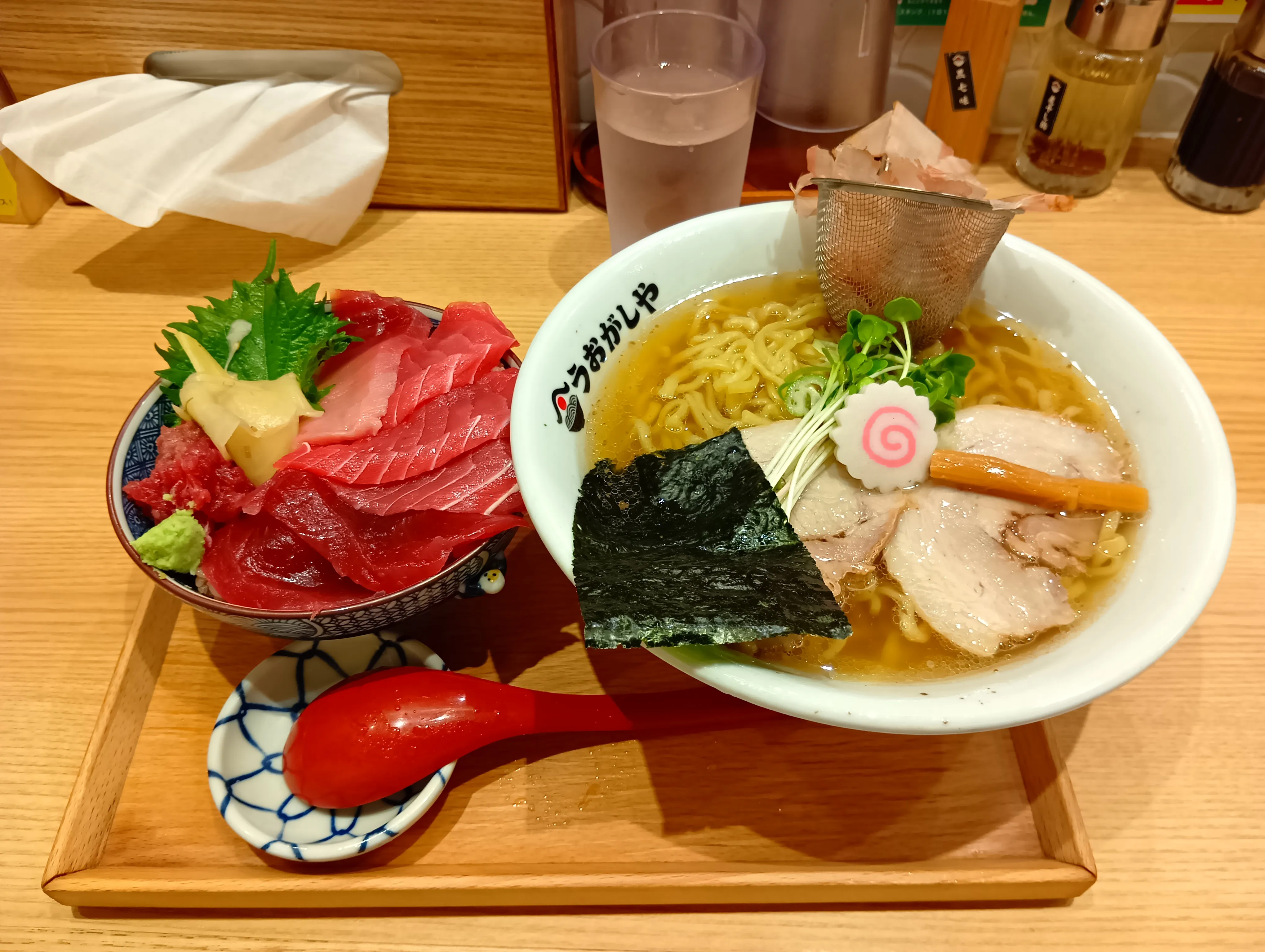鮨とラーメン うおがしや 渋谷 写真2